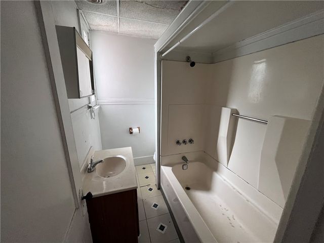 1123 Evergreen Ave 2, Millvale, PA 15209