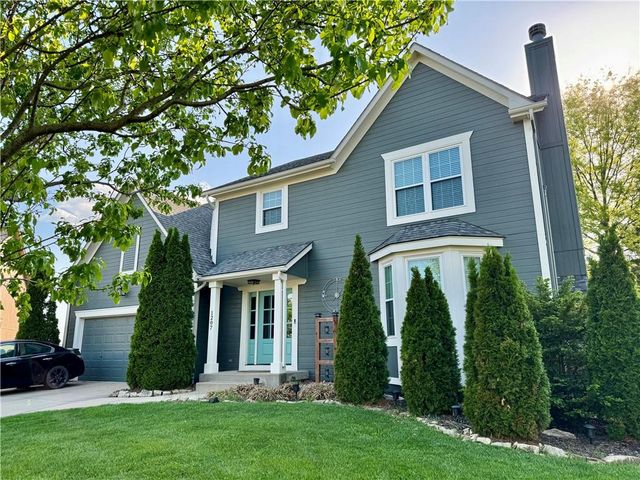 1207 N 1st Street E, Louisburg, KS 66053