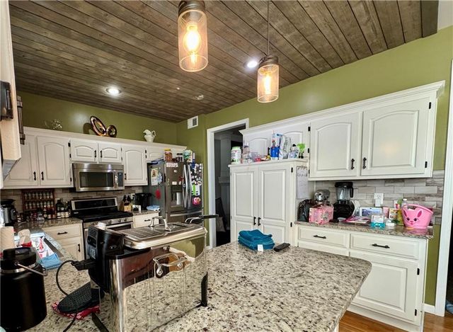 1207 N 1st Street E, Louisburg, KS 66053