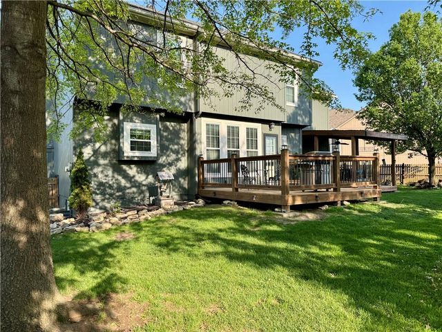 1207 N 1st Street E, Louisburg, KS 66053