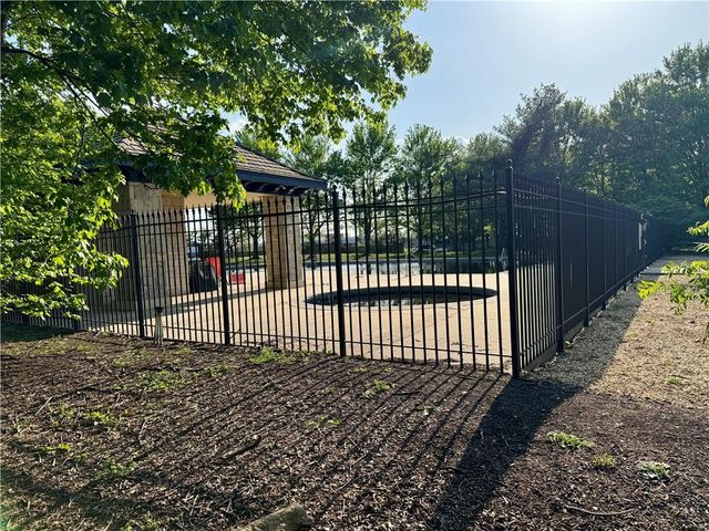 1207 N 1st Street E, Louisburg, KS 66053