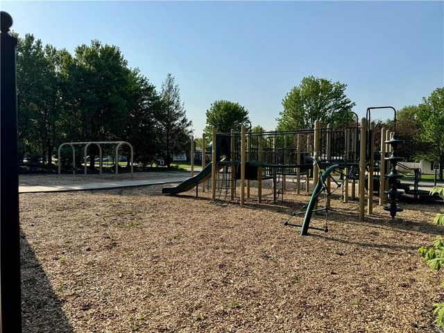 1207 N 1st Street E, Louisburg, KS 66053