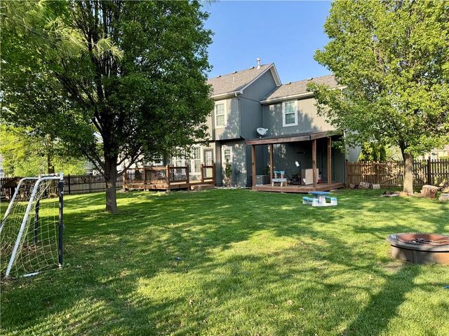 1207 N 1st Street E, Louisburg, KS 66053