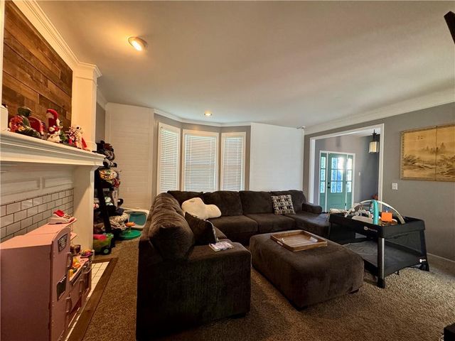 1207 N 1st Street E, Louisburg, KS 66053
