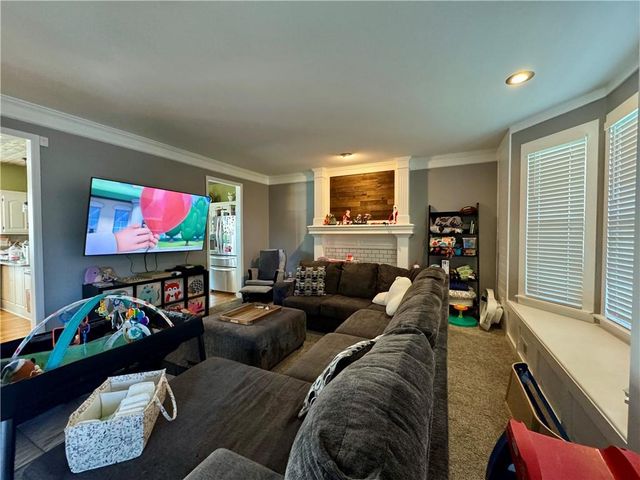 1207 N 1st Street E, Louisburg, KS 66053
