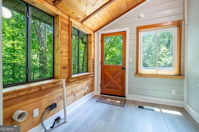 225 Cherokee Circle, Ellijay, GA 30536