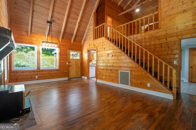 225 Cherokee Circle, Ellijay, GA 30536