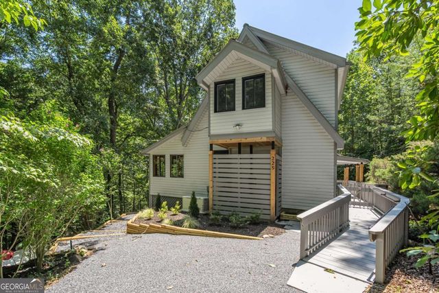 225 Cherokee Circle, Ellijay, GA 30536