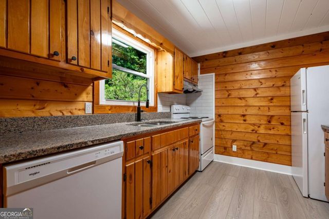225 Cherokee Circle, Ellijay, GA 30536