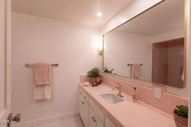 555 Paulette Place, La Canada Flintridge, CA 91011