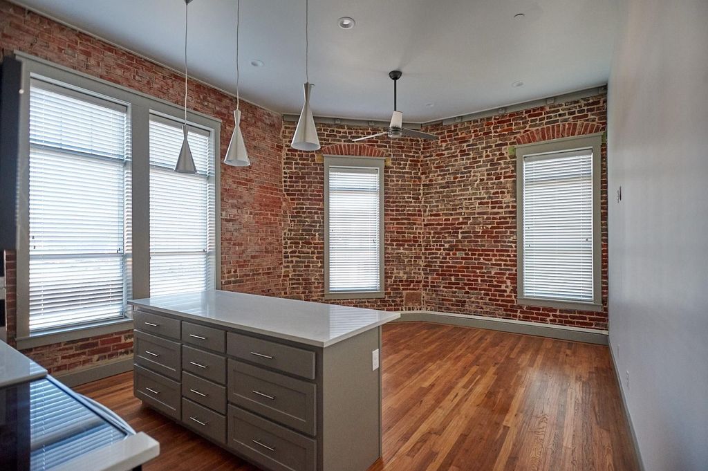 200 W BOWN Street 201, Ennis, TX 75119