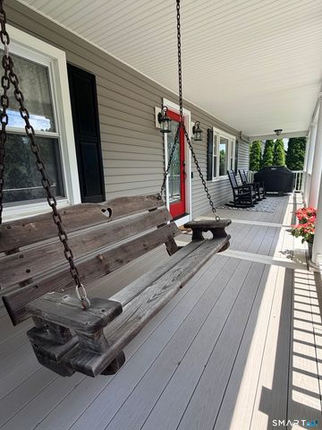 69 Sunnyside Court, Milford, CT 06460
