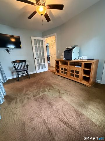 69 Sunnyside Court, Milford, CT 06460