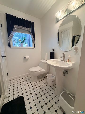 69 Sunnyside Court, Milford, CT 06460