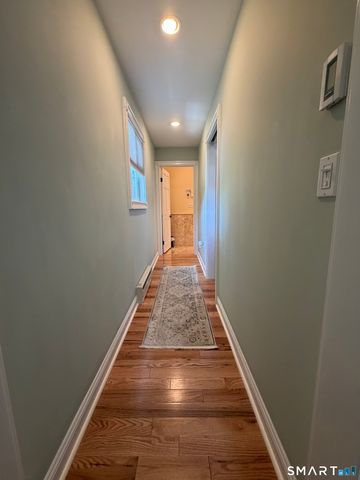 69 Sunnyside Court, Milford, CT 06460