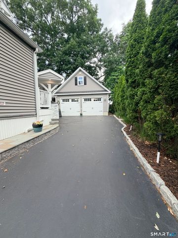 69 Sunnyside Court, Milford, CT 06460