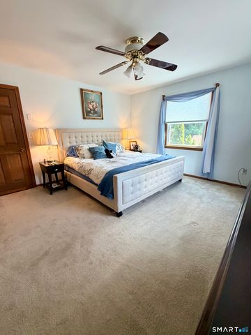 69 Sunnyside Court, Milford, CT 06460