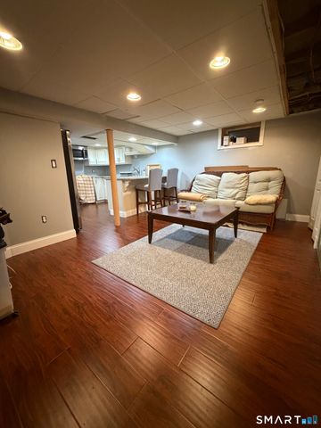 69 Sunnyside Court, Milford, CT 06460