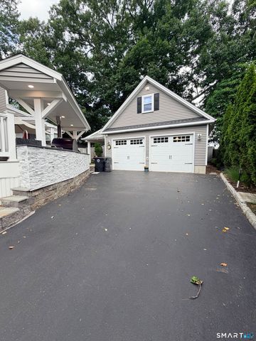 69 Sunnyside Court, Milford, CT 06460