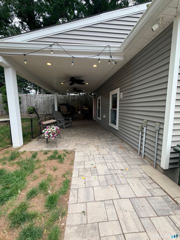 69 Sunnyside Court, Milford, CT 06460