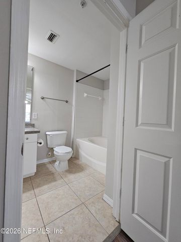 3591 KERNAN Boulevard S 323, Jacksonville, FL 33224