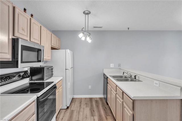 202 Westgate CIR, Williamsburg, VA 23185