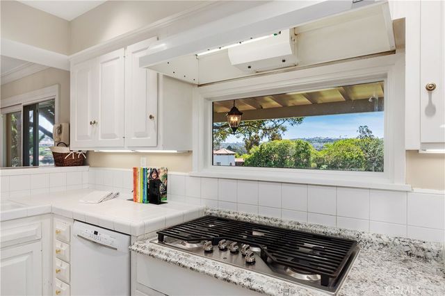 2086 Playa Road, Carlsbad, CA 92009