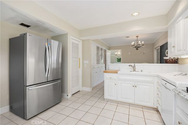 2086 Playa Road, Carlsbad, CA 92009