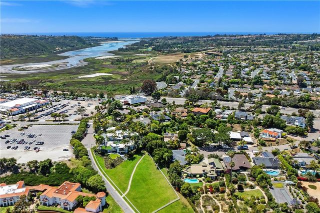 2086 Playa Road, Carlsbad, CA 92009