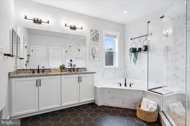 11027 LOCUST DR, Damascus, MD 20872