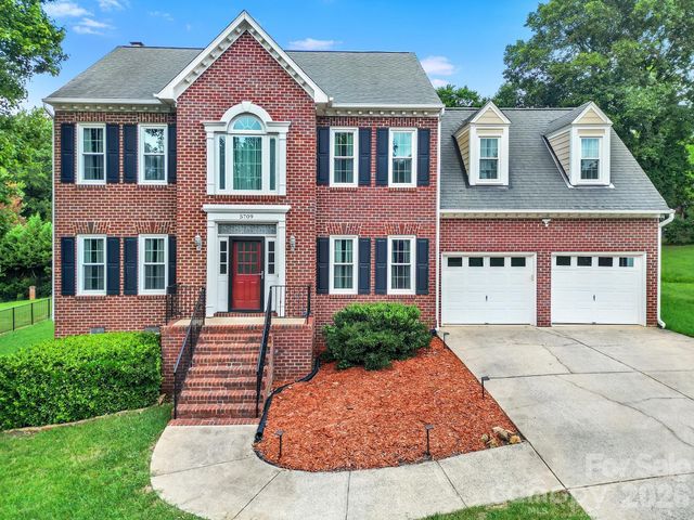 5709 Mallard Grove Road, Charlotte, NC 28269