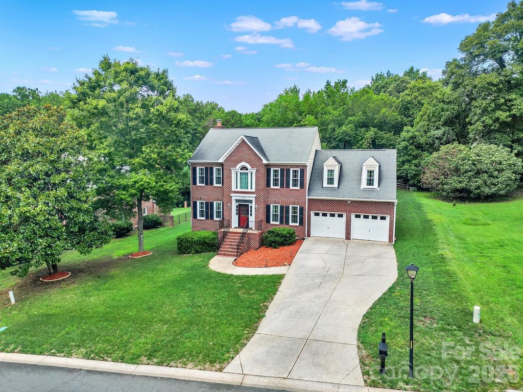 5709 Mallard Grove Road, Charlotte, NC 28269