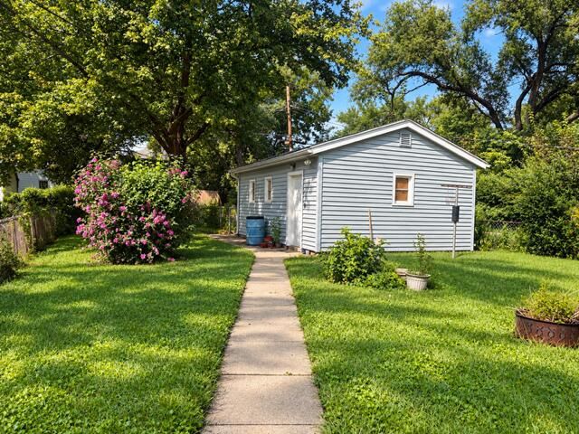 1305 N Kaley Street, South Bend, IN 46628