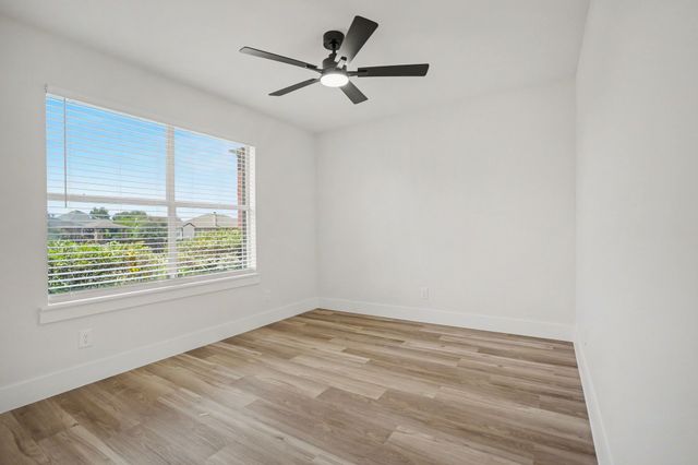603 River Run Drive, Glenn Heights, TX 75154