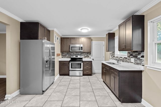 257 Shanklin Road, Beaufort, SC 29906