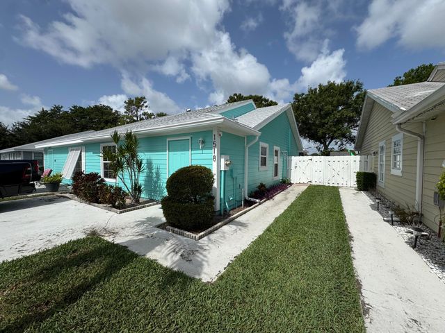 1518 Royal Forest Court, Palm Springs, FL 33406