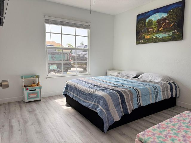 1518 Royal Forest Court, Palm Springs, FL 33406