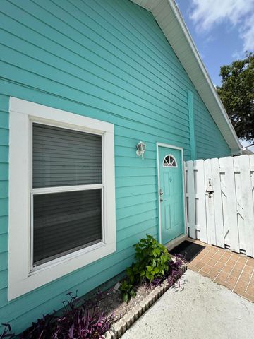 1518 Royal Forest Court, Palm Springs, FL 33406