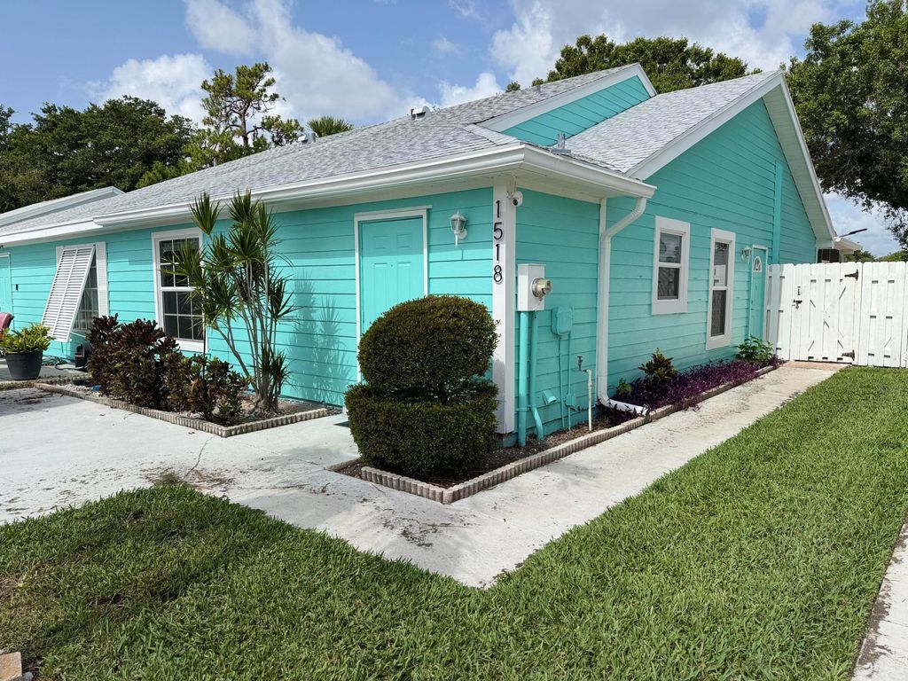 1518 Royal Forest Court, Palm Springs, FL 33406