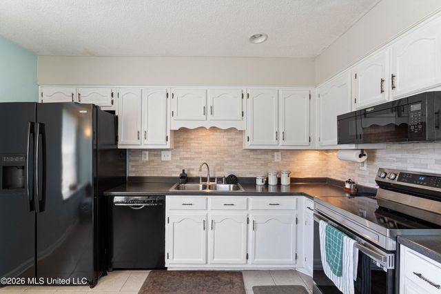 1880 Custer Drive, Southaven, MS 38671