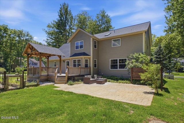 2 Sheffield Road, Wilton, NY 12831