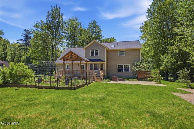 2 Sheffield Road, Wilton, NY 12831