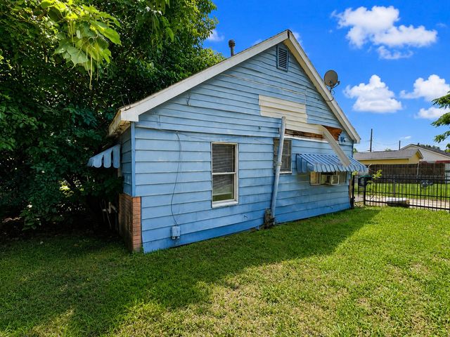 4015 Shadrack Drive, Dallas, TX 75212