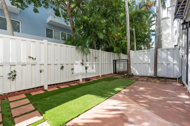 1772 NE 9th Street 7, Fort Lauderdale, FL 33304