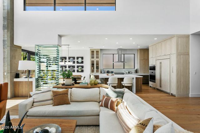 37200 N CAVE CREEK Road 1019, Scottsdale, AZ 85262