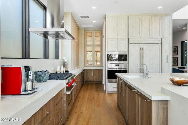 37200 N CAVE CREEK Road 1019, Scottsdale, AZ 85262