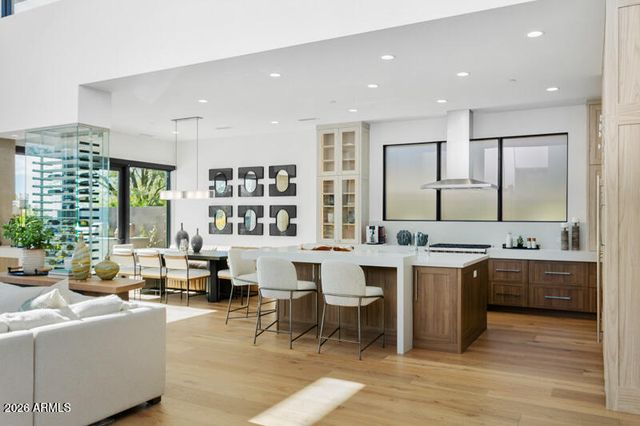 37200 N CAVE CREEK Road 1019, Scottsdale, AZ 85262