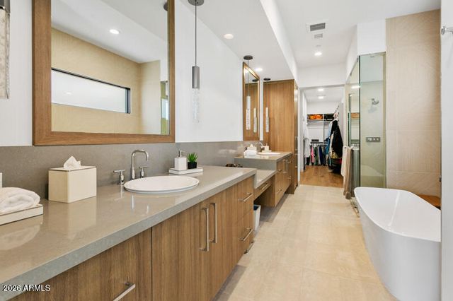 37200 N CAVE CREEK Road 1019, Scottsdale, AZ 85262