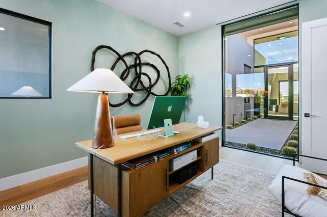 37200 N CAVE CREEK Road 1019, Scottsdale, AZ 85262