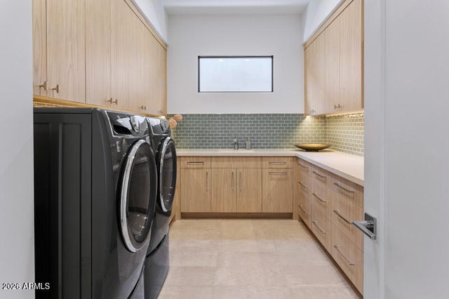 37200 N CAVE CREEK Road 1019, Scottsdale, AZ 85262